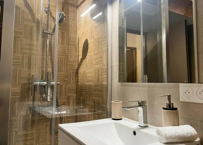 Cosy A 5 Min Centre 10 Min Lacs Apartment *